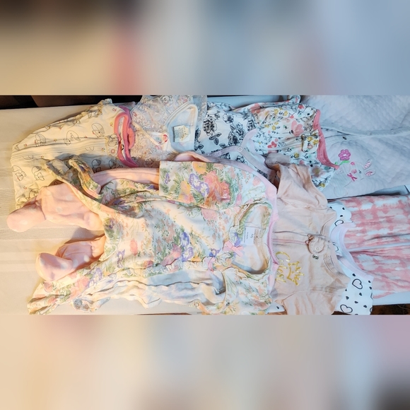 Footed One Piece Infant Girl Outfits Lot of 10 0 to 3 months - Picture 2 of 4